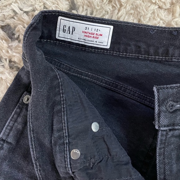 GAP High Rise Vintage Slim Jeans with Washwell - Picture 3 of 6